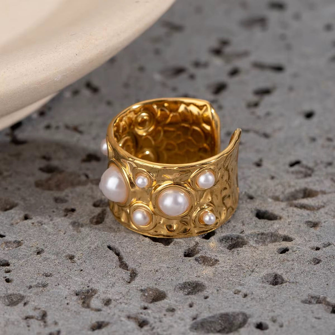 Frøken Dianas salonger ringer Ring perlegull