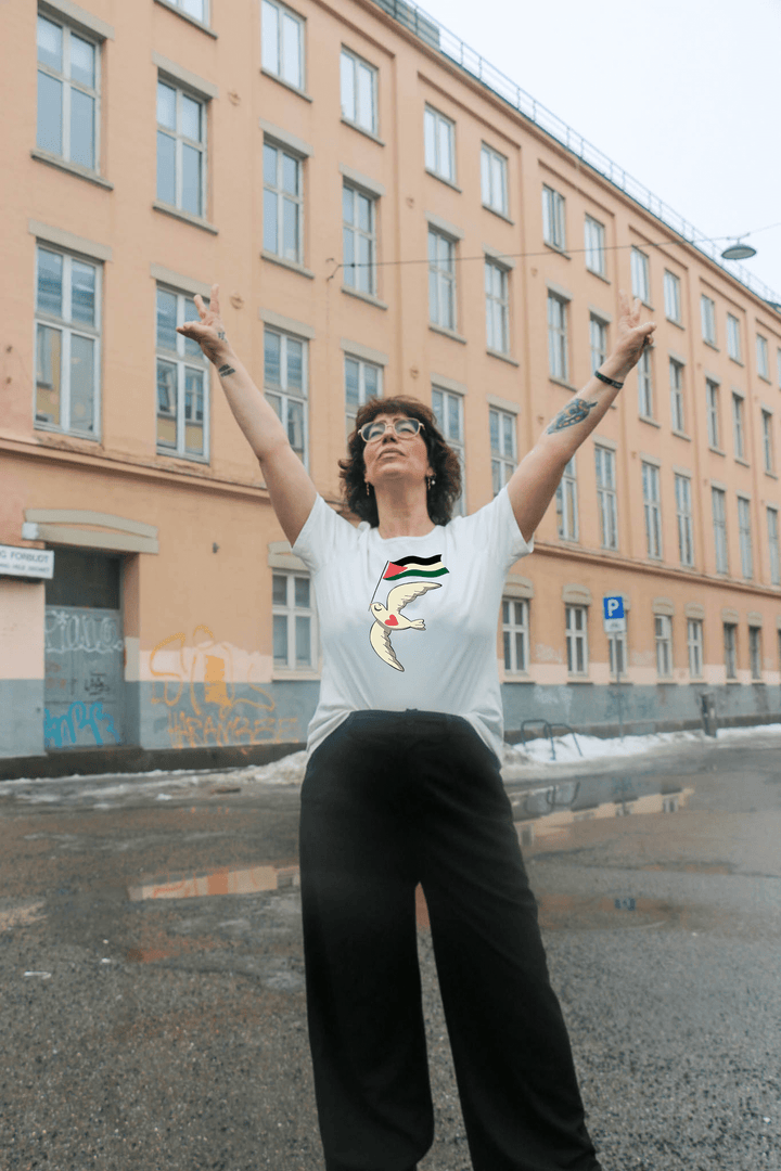 Frøken Dianas salonger t-skjorter T-SKJORTE FOR BARNA I GAZA MED FREDSDUE