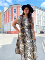 Last inn bildet i Galleri-visningsprogrammet, King Louie kjoler Betty Kallina kjole

