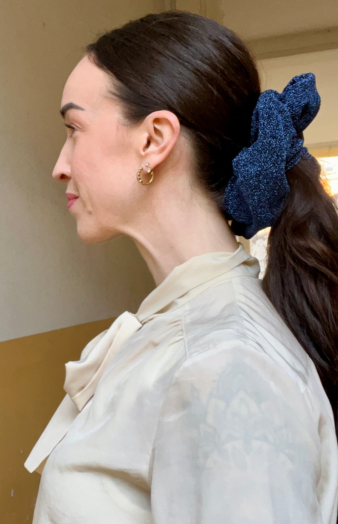Scrunchie av restestoff stor - lurex midnight blue