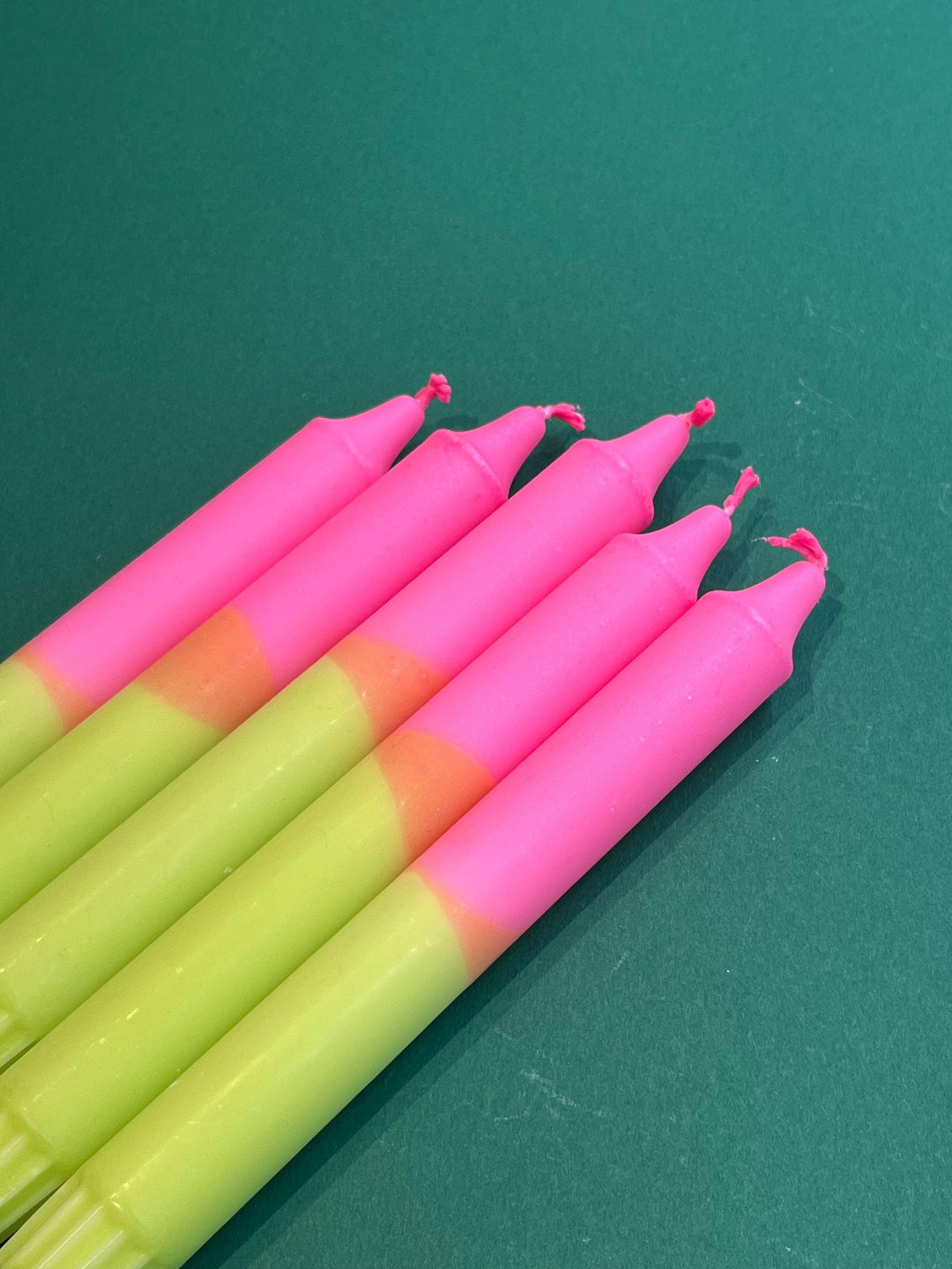 Mila Noire stearinlys Stearinlys - rosa og lime neon