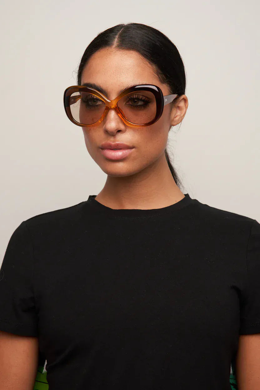 Otra Eyewear solbriller Solbriller Esme - olive to gold