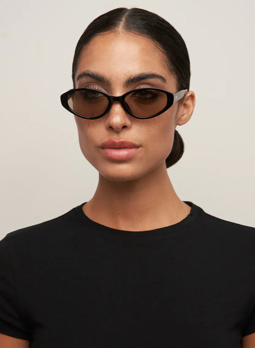 Otra Eyewear solbriller Solbriller Ivy - black/olive