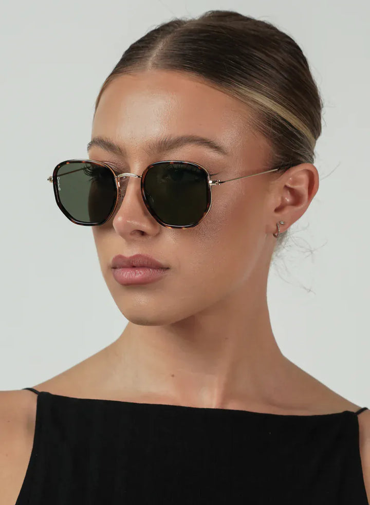 Otra Eyewear solbriller Solbriller Tate tortoise/green