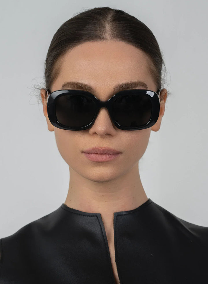 Otra Eyewear solbriller Solbriller Valerie - black/smoke