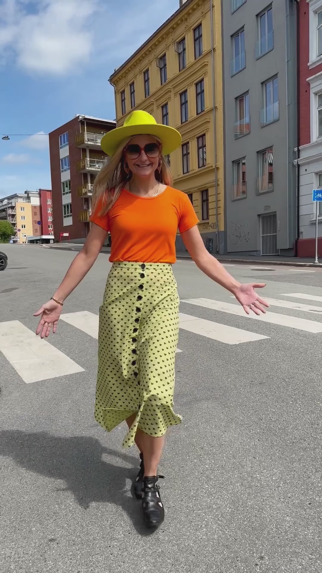 Betty Button skirt - hearts