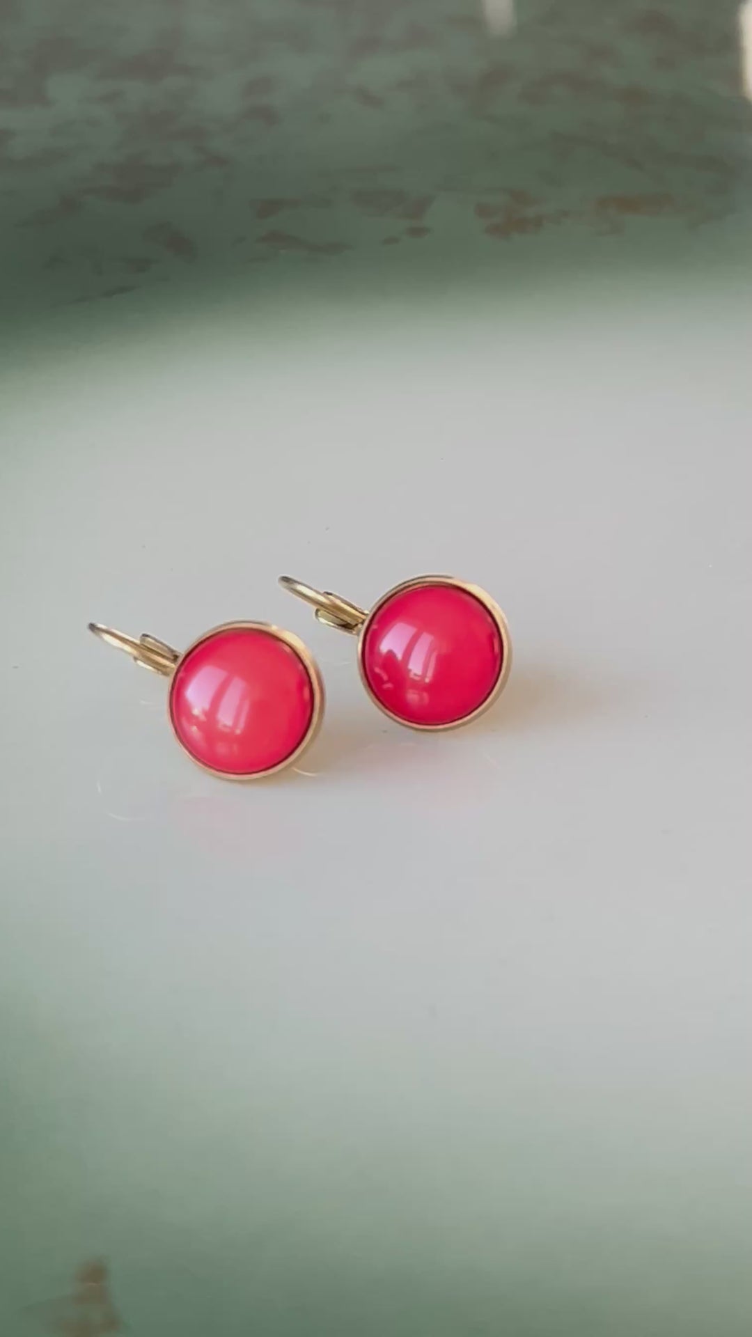 Øredobber dots - hibiscus red
