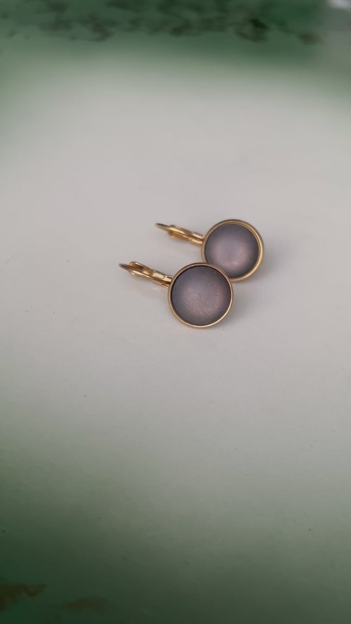 Øredobber dots - Brown matte