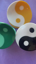 Last inn og spill av video i Gallerivisningen, Hårklype - Yin Yang - gul
