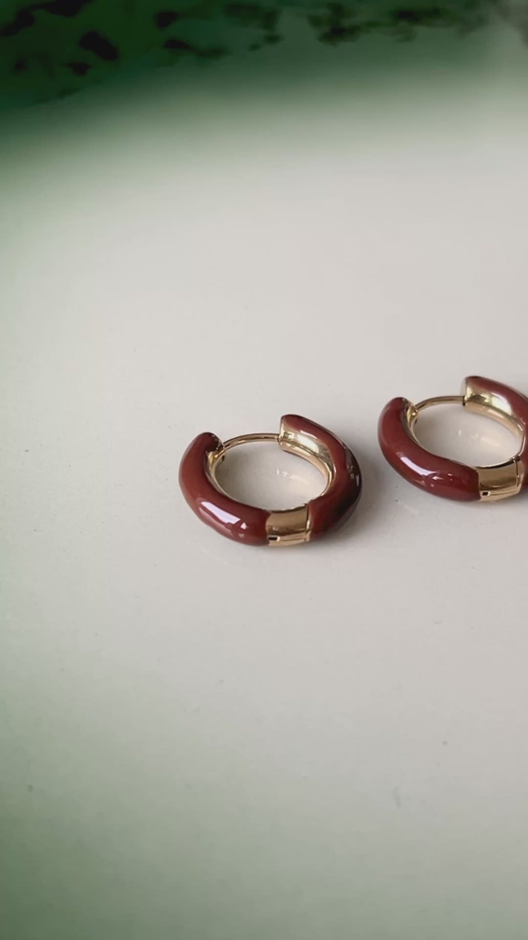 Øredobber Glossy hoops brun Frøken Dianas Salonger 