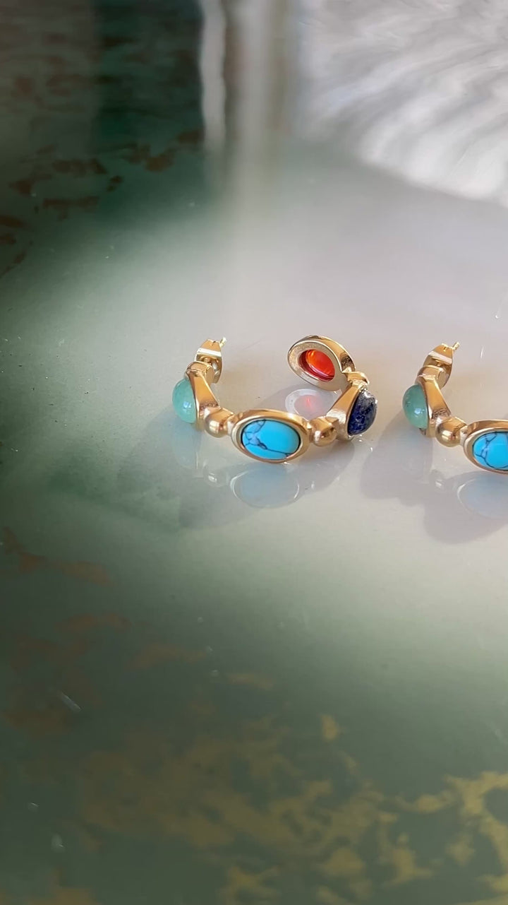 Frøken Dianas Salonger Stone Hoops Øreringer fargerike steiner rustfritt stål gullforgylt