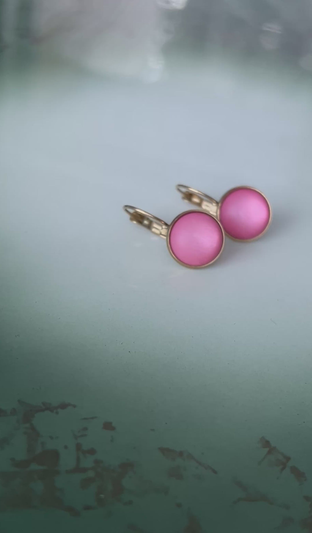 Øredobber dots - silky rouge