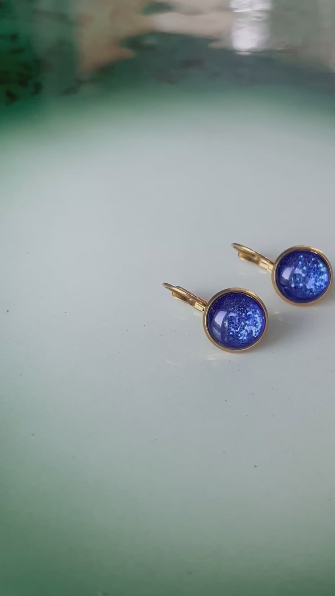 Øredobber dots - ultramarine glitter