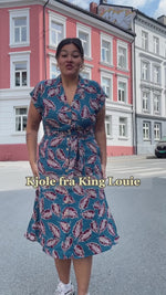 Last inn og spill av video i Gallerivisningen, Irene Dominica kjole
