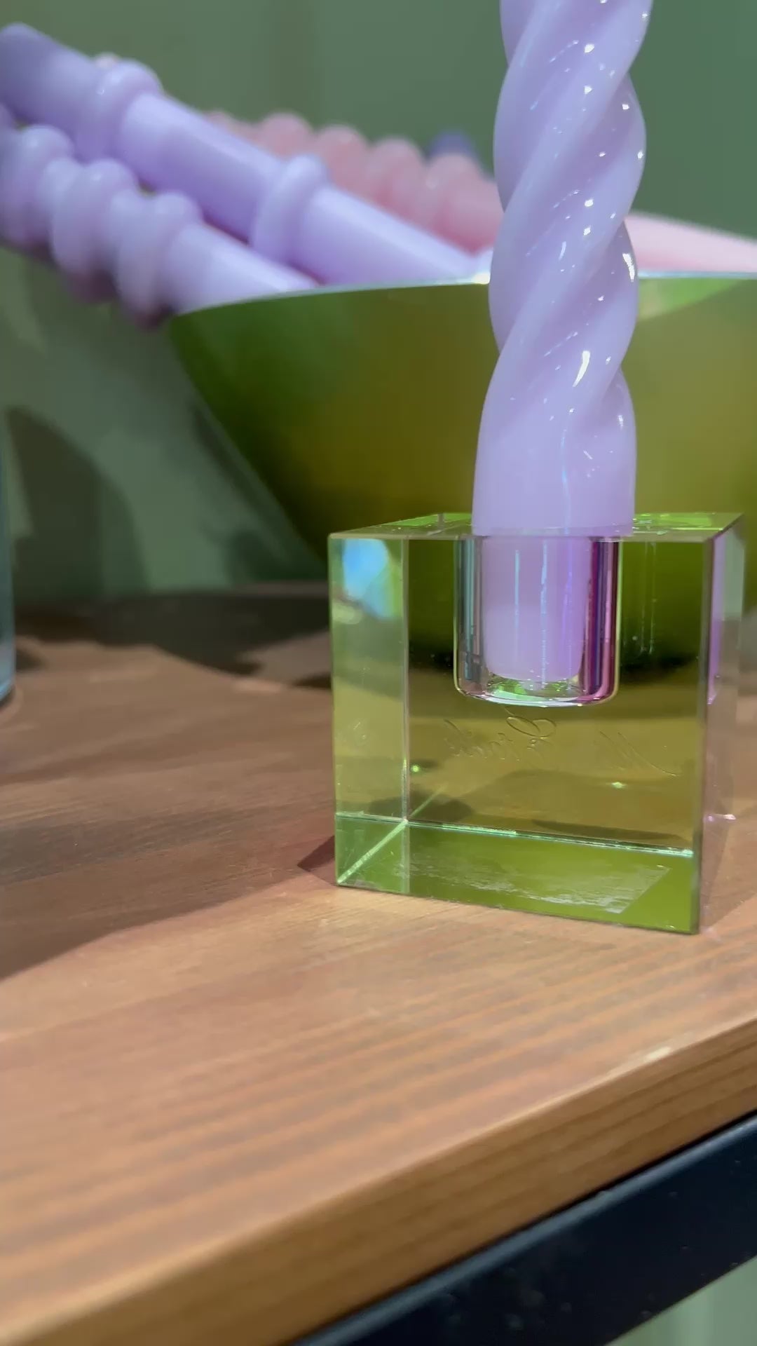 Lysestake i krystall cube - purple and green