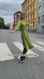 Last inn og spill av video i Gallerivisningen, Ellen Dress - woodbine
