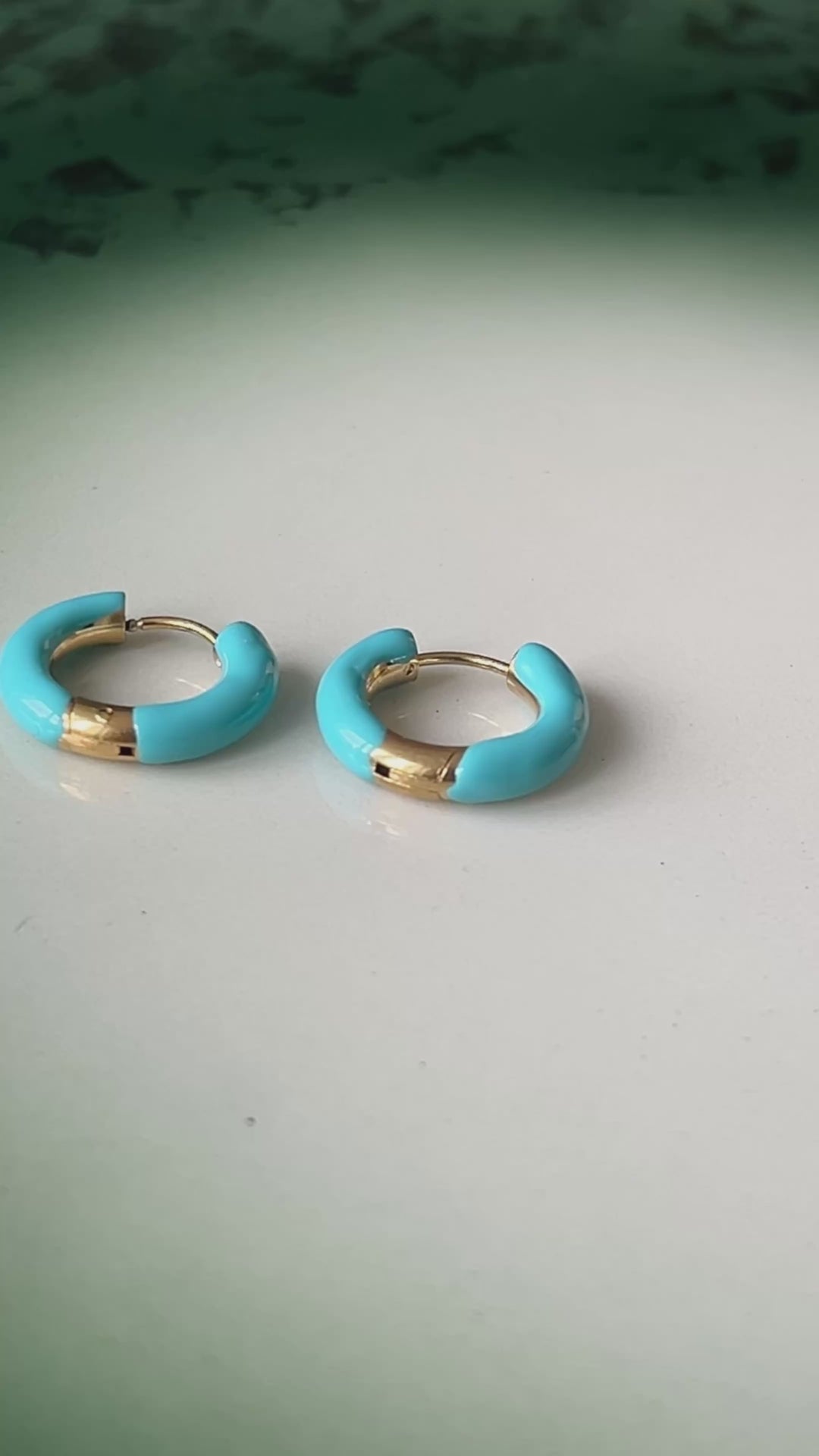 Earrings Oredobber glossy hoops turkis Froken Dianas Salonger 