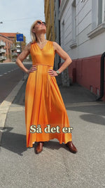 Last inn og spill av video i Gallerivisningen, Jolly Jumpsuit - sunrise

