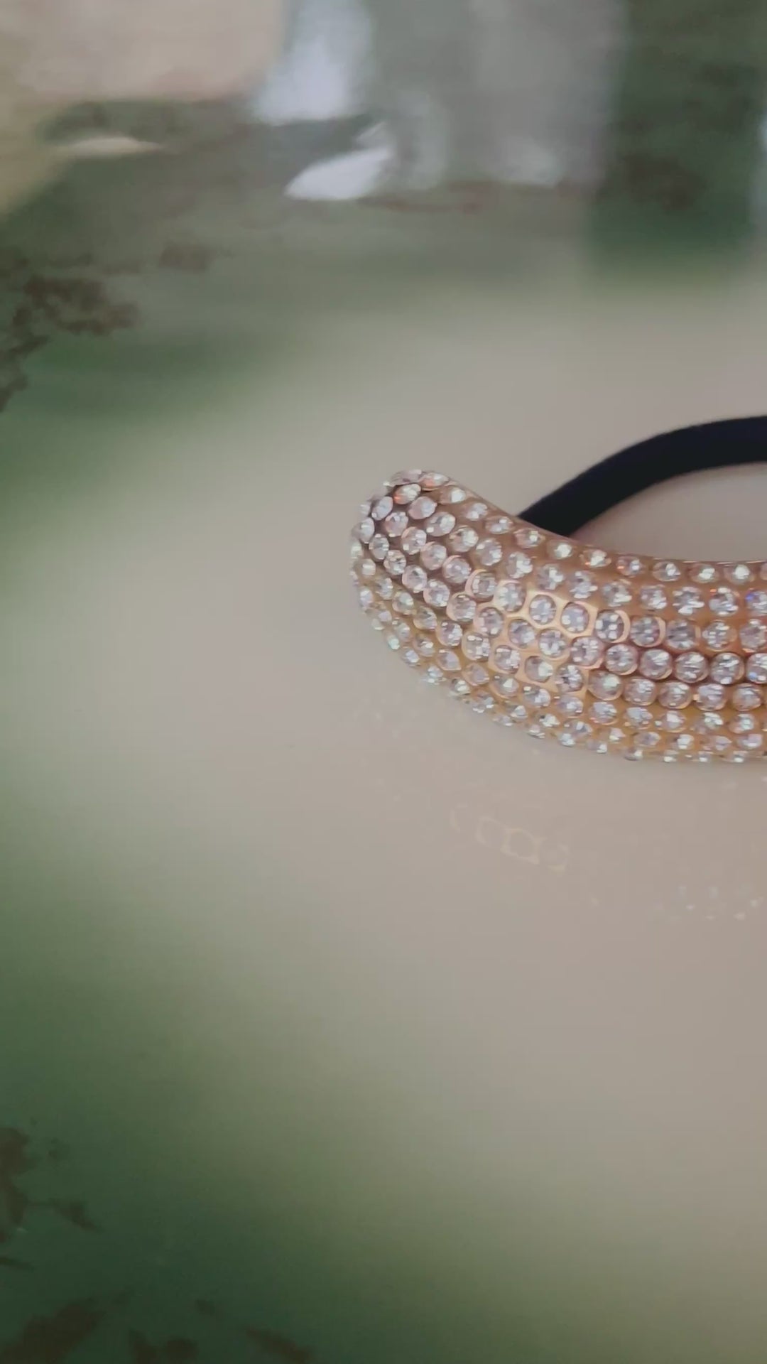 Hårstrikk stor cuff med strass - gull