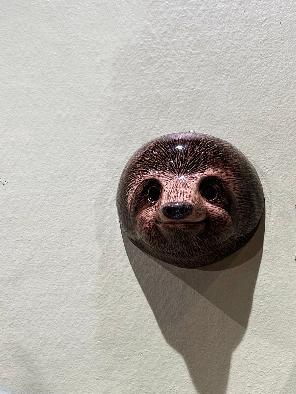 Quail Ceramics interiør Liten veggvase - Dovendyr