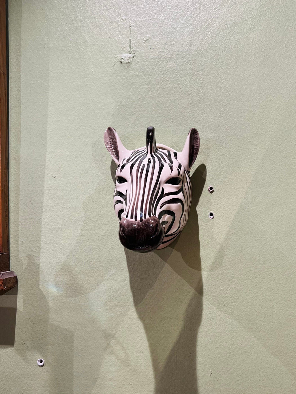 Quail Ceramics interiør Stor veggvase - Sebra