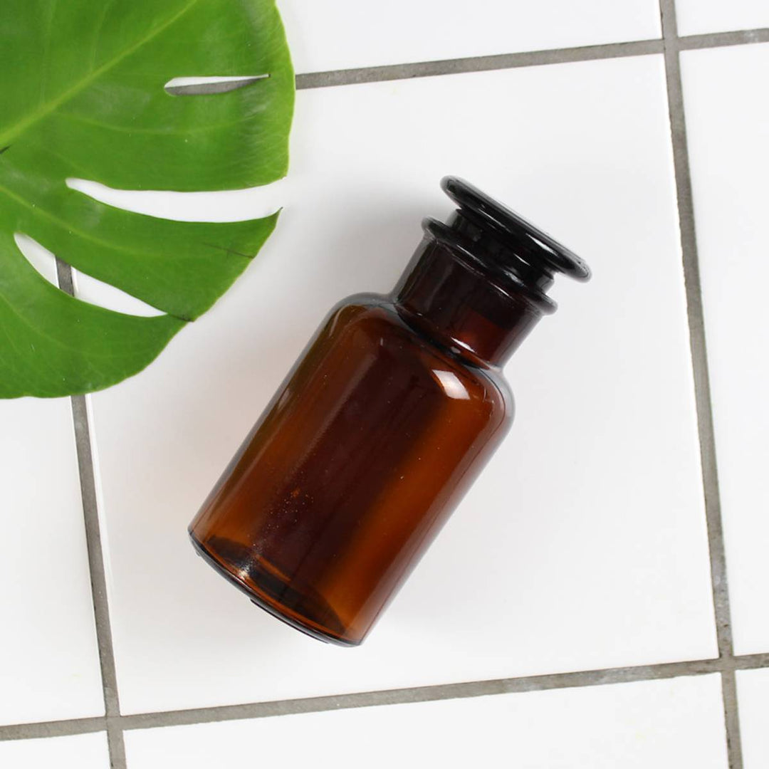 Stone Soap Spa interiør Apotekerflaske