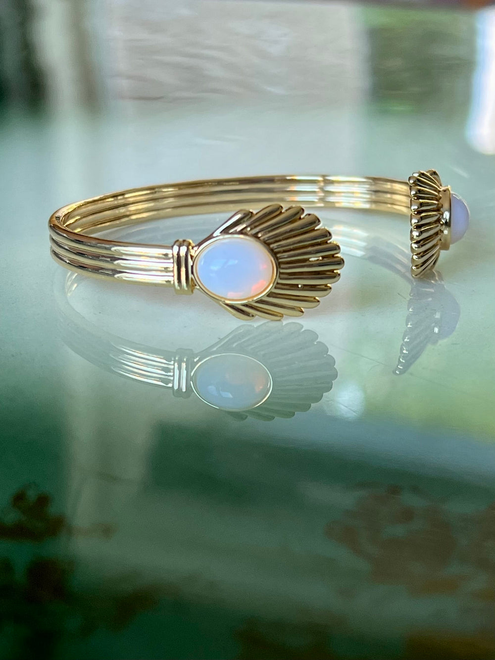 Urban Hippies armbånd Armbånd Venus Bangle - opal white gull