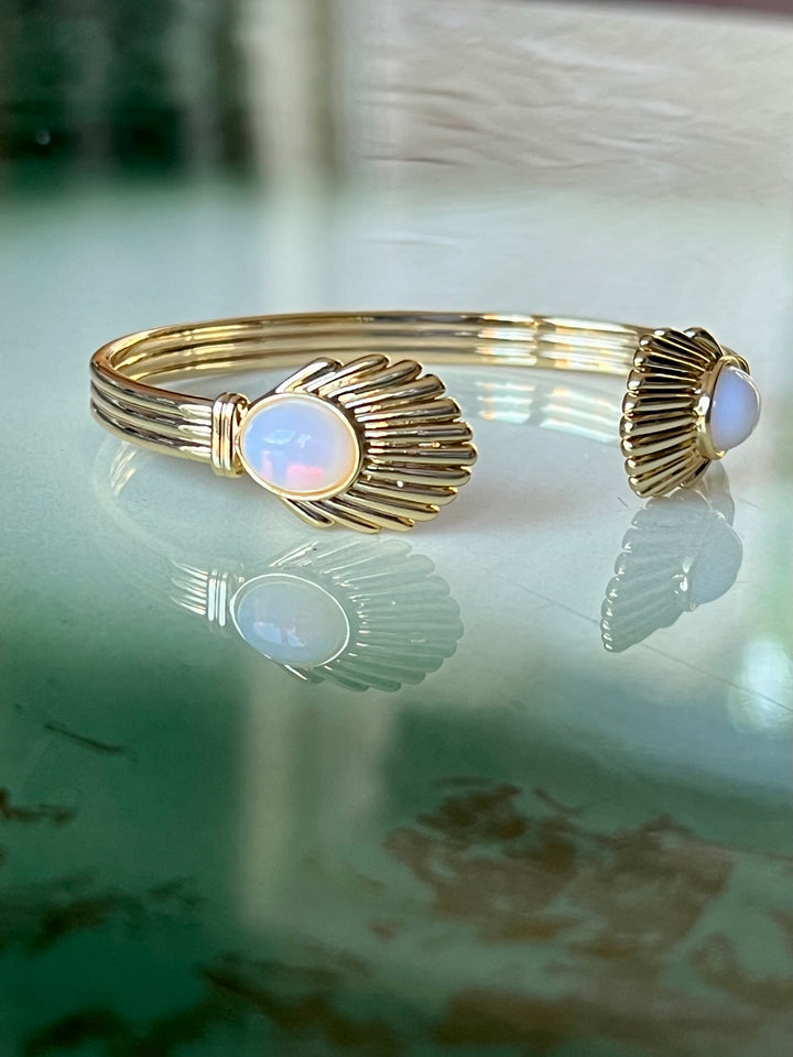 Urban Hippies armbånd Armbånd Venus Bangle - opal white gull