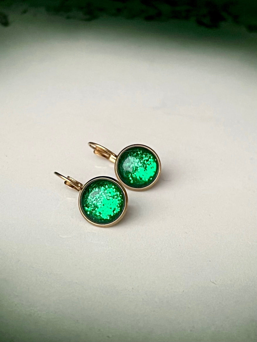 Urban Hippies øredobber Øredobber dots - emerald glitter