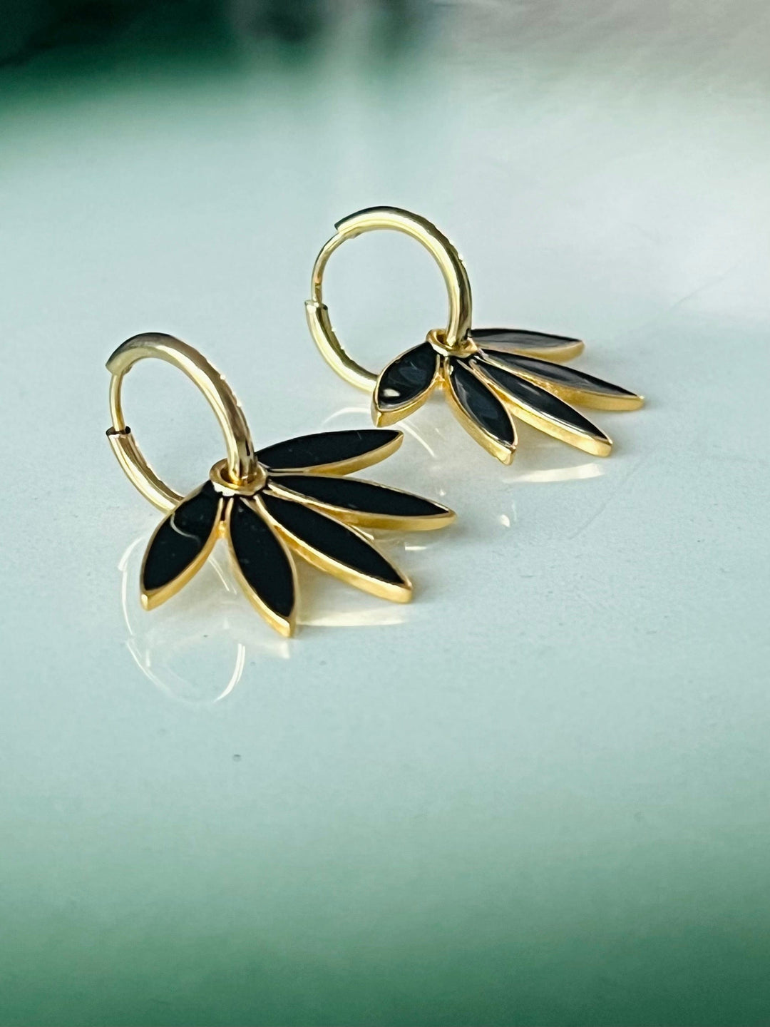 Urban Hippies øredobber Øredobber Gemma - svart