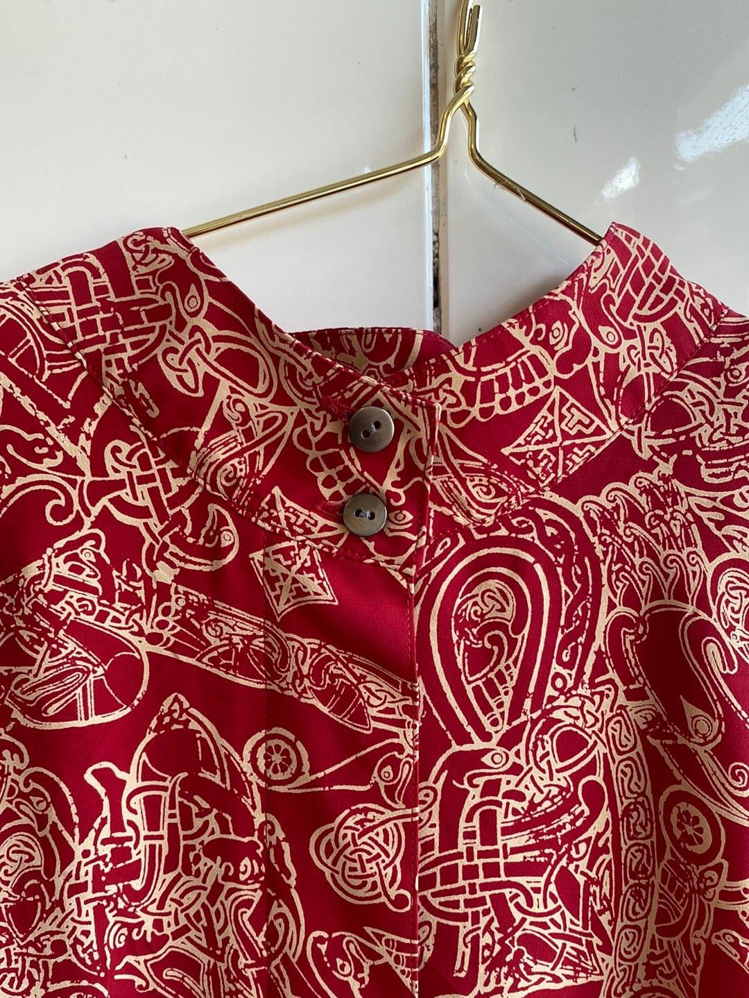 Vintage Vintage bluser L Vintagebluse - Dragemønster, str L