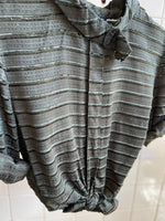 Last inn bildet i Galleri-visningsprogrammet, Vintage Vintage bluser S Vintagebluse - Grønn velour, str S
