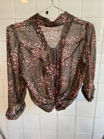 Last inn bildet i Galleri-visningsprogrammet, Vintage Vintage bluser S Vintagebluse - Rysjete blomstereng, str S
