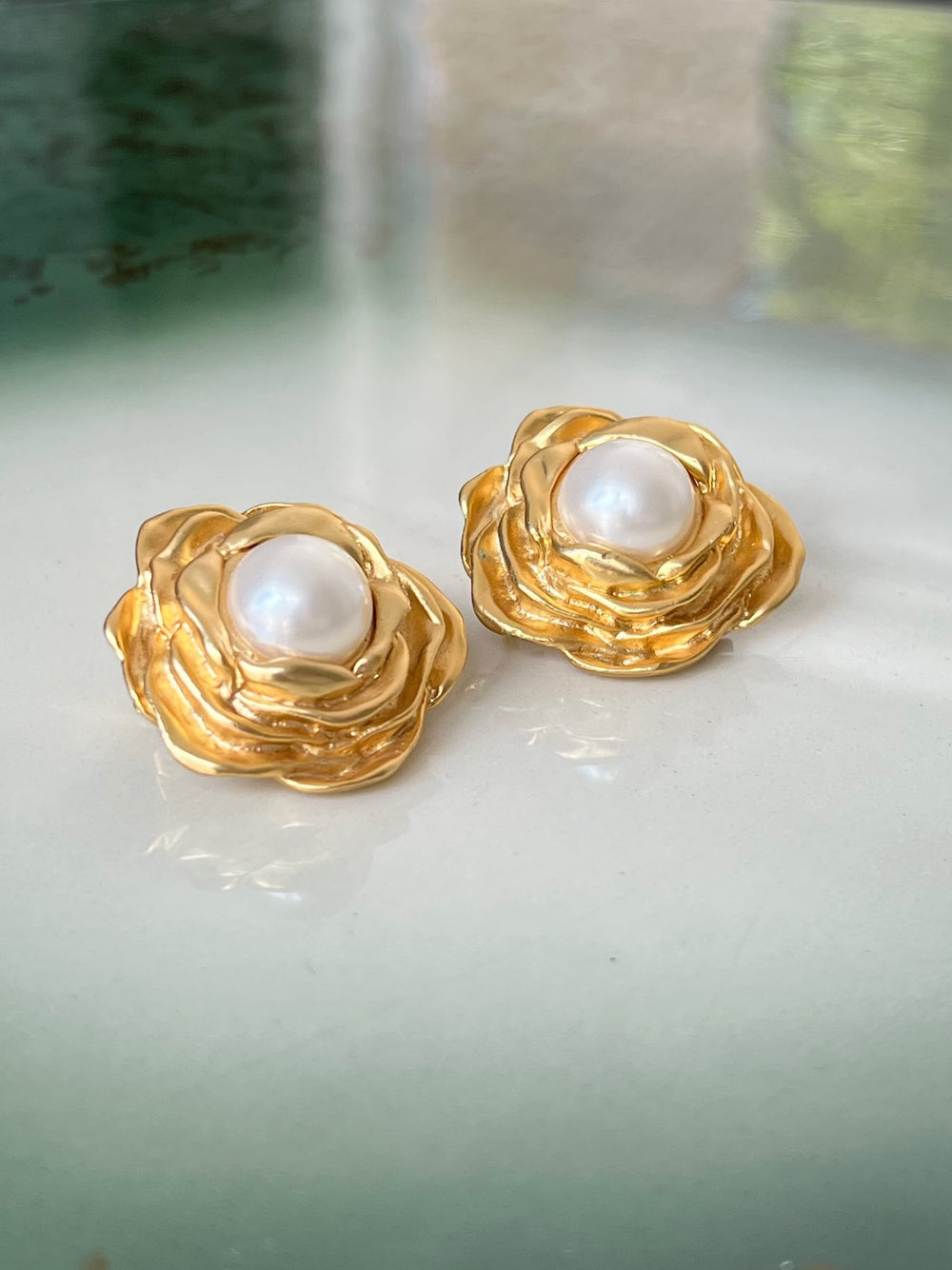 Vintage Vintage Øredobber Vintage øredobber - gylne blomster med perle
