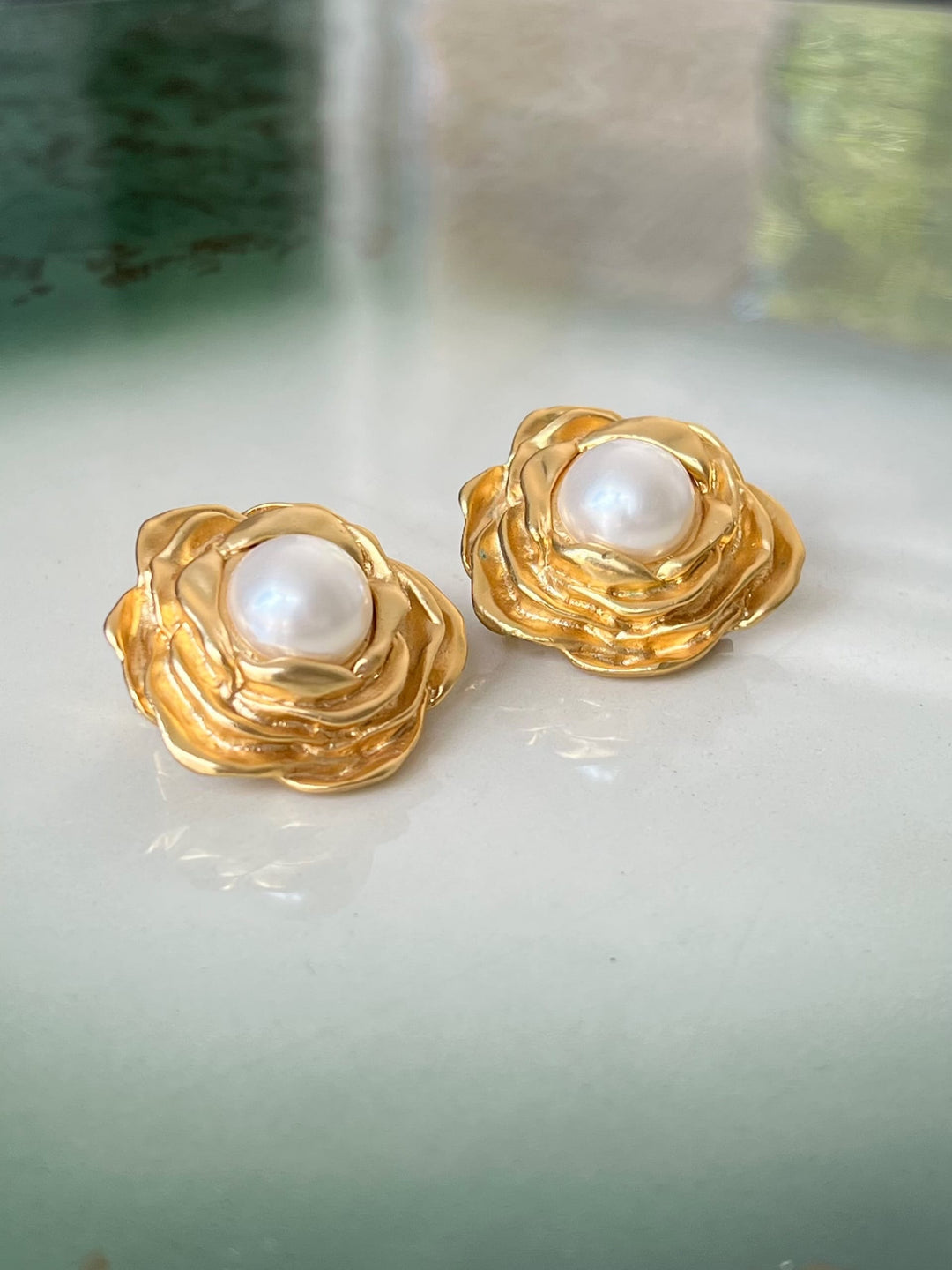 Vintage Vintage Øredobber Vintage øredobber - gylne blomster med perle