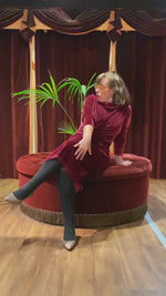 Last inn og spill av video i Gallerivisningen, Frida Dress midi velvet - bordeaux
