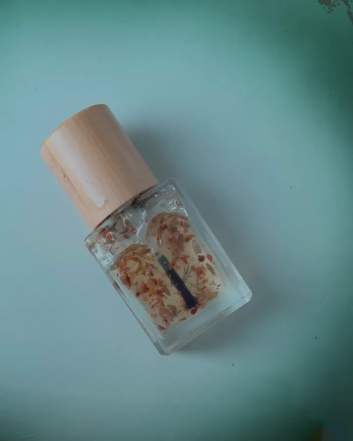 Neglebehandling - flower cuticle oil