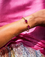 Last inn bildet i Galleri-visningsprogrammet, Caroline Svedbom armbånd Mini drop bracelet  - fushia
