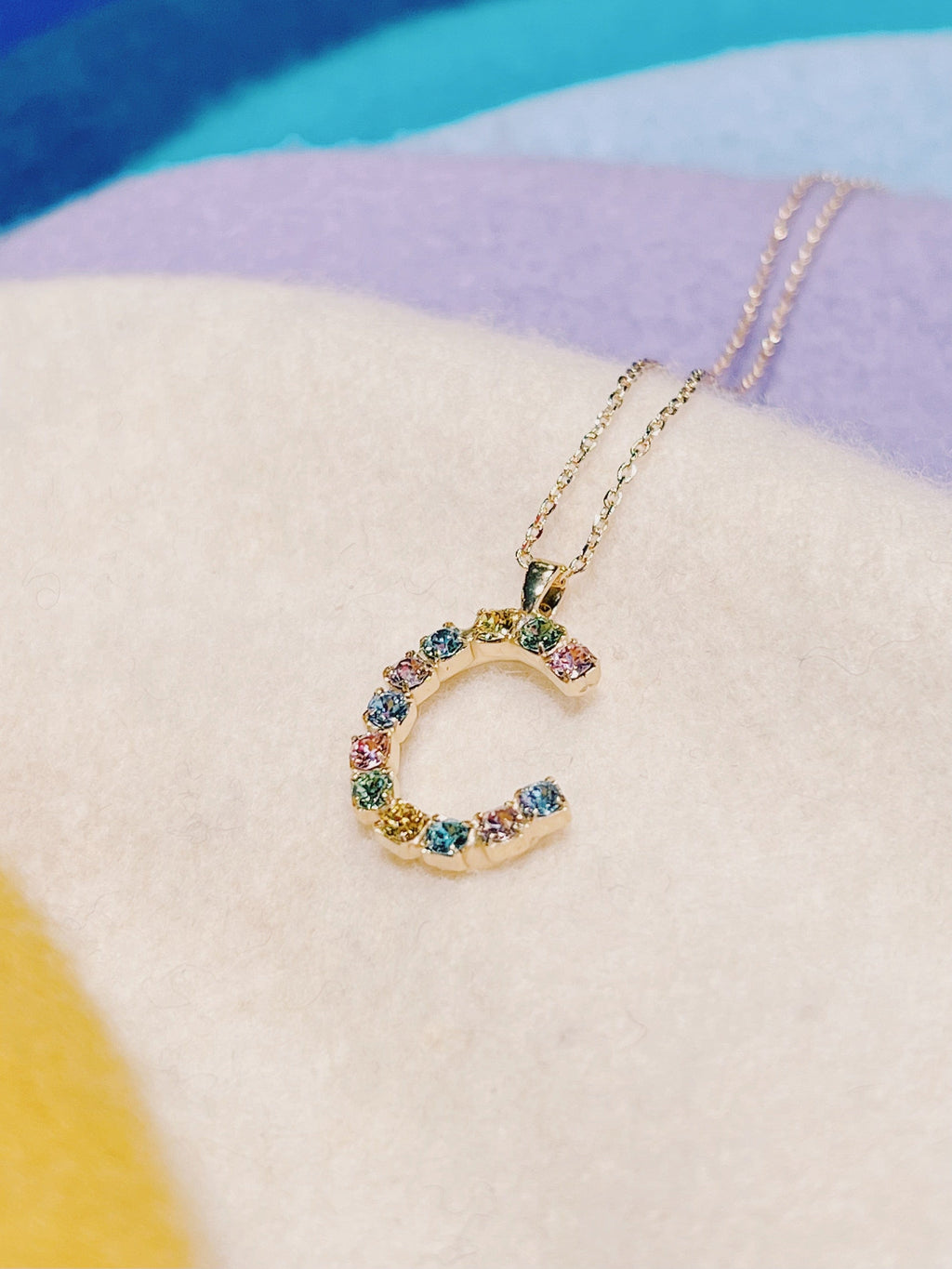 Caroline Svedbom halskjeder Letter necklace - C