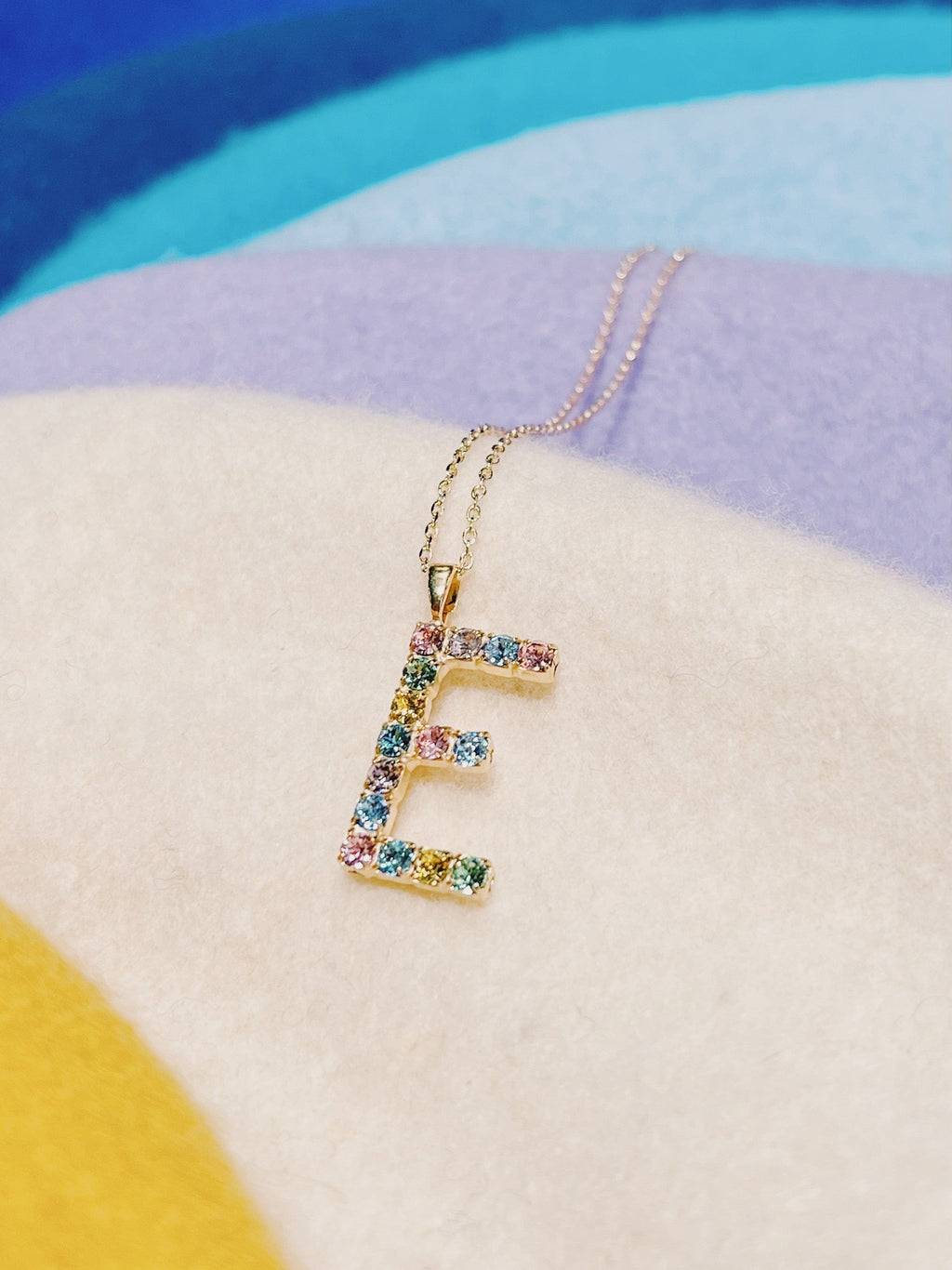 Caroline Svedbom halskjeder Letter necklace - E