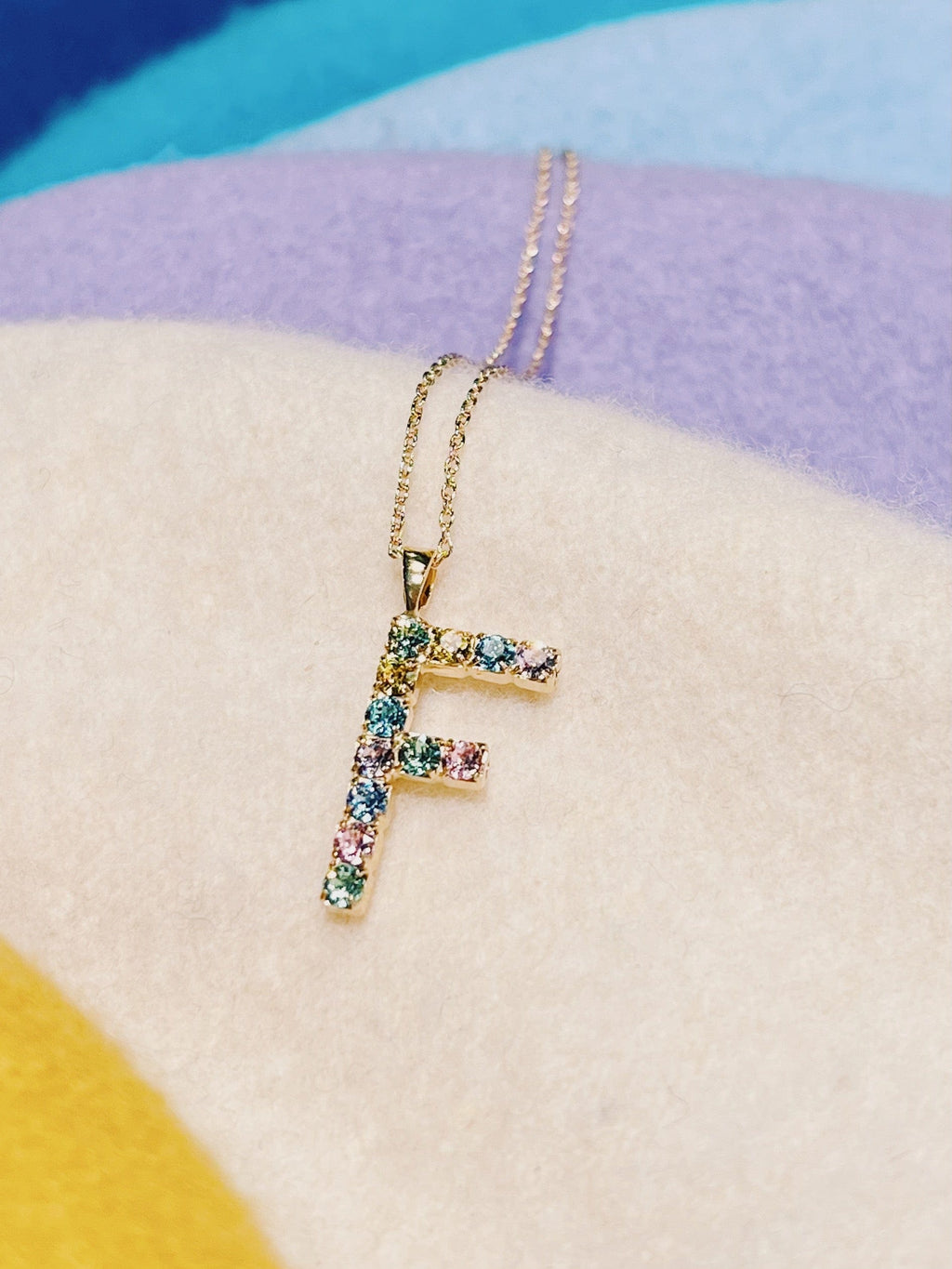Caroline Svedbom halskjeder Letter necklace - F