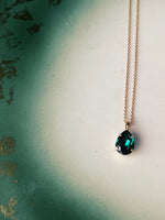 Last inn bildet i Galleri-visningsprogrammet, Caroline Svedbom halskjeder Mini drop necklace - emerald
