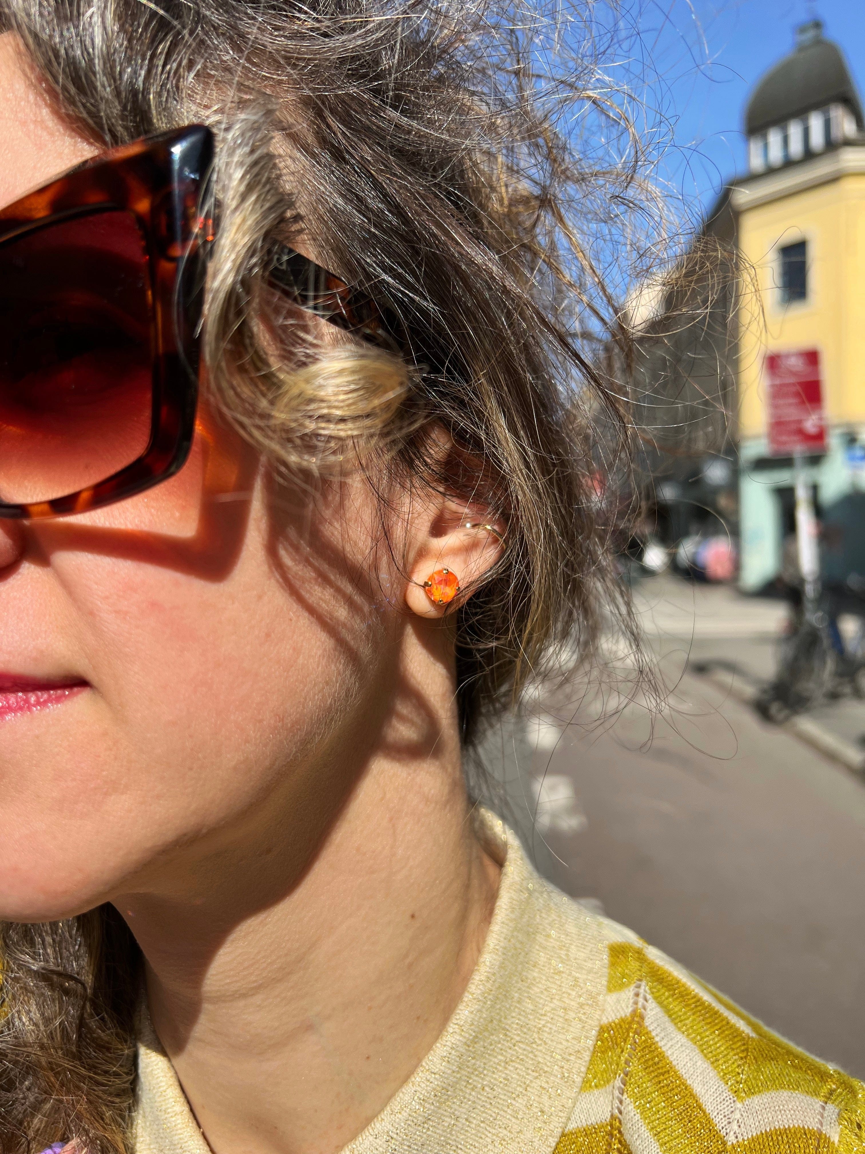 Caroline Svedbom øredobber Classic stud earrings - orange glow delite