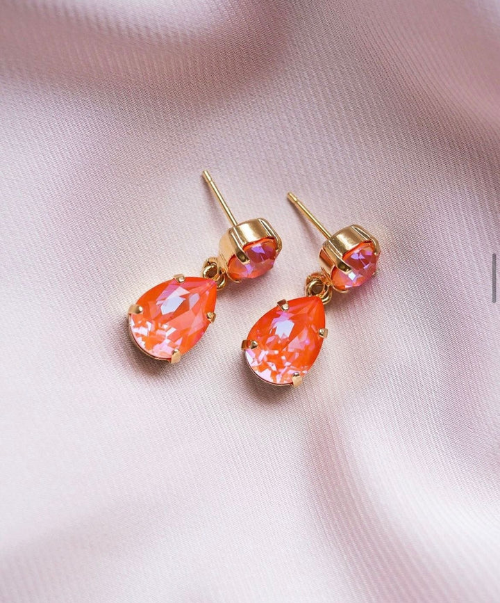 Caroline Svedbom øredobber Mini Drop earrings - orange glow delite
