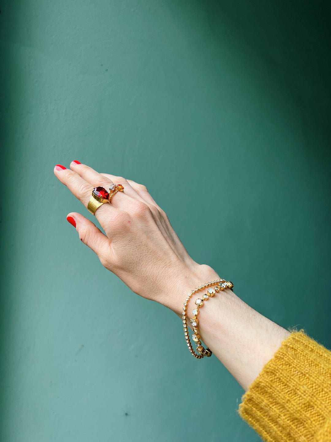 Caroline Svedbom ringer Classic drop ring - scarlet