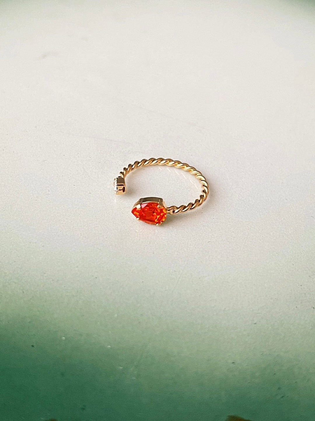 Caroline Svedbom ringer Nani ring - tangerine