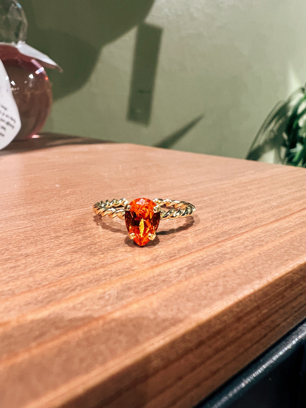 Caroline Svedbom ringer Niki ring - tangerine