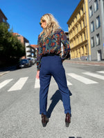 Last inn bildet i Galleri-visningsprogrammet, Dianas Vintage bukser Frida Pants twill - dark blue
