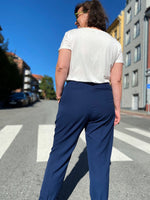 Last inn bildet i Galleri-visningsprogrammet, Dianas Vintage bukser Frida Pants twill - dark blue
