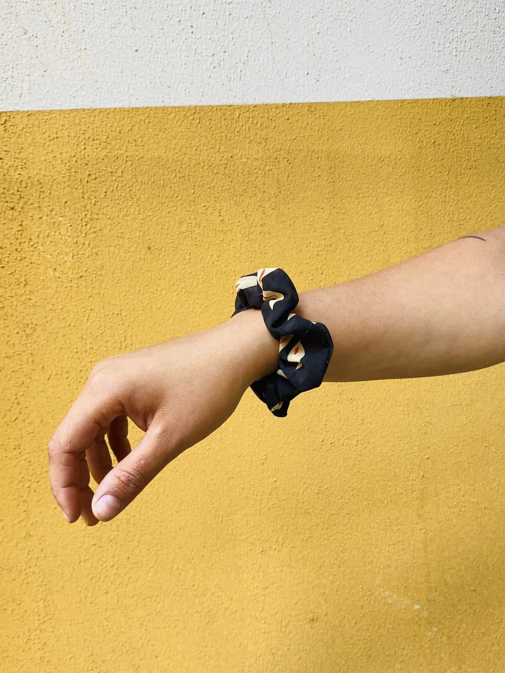 Dianas Vintage hårpynt Scrunchie av restestoff - leaves